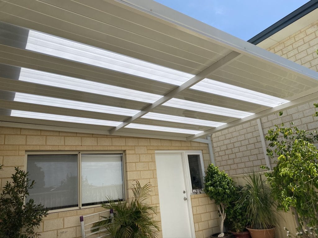 Flat colorbond patio built by Perth patio Magic